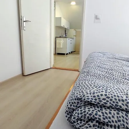 A1 - Airport Belgrade Apartment Esterno foto