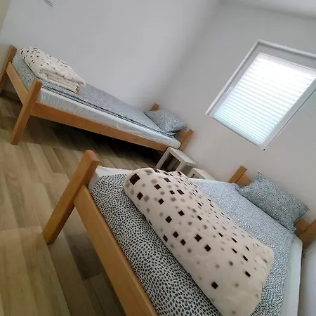 A1 - Airport Belgrade Apartment Esterno foto