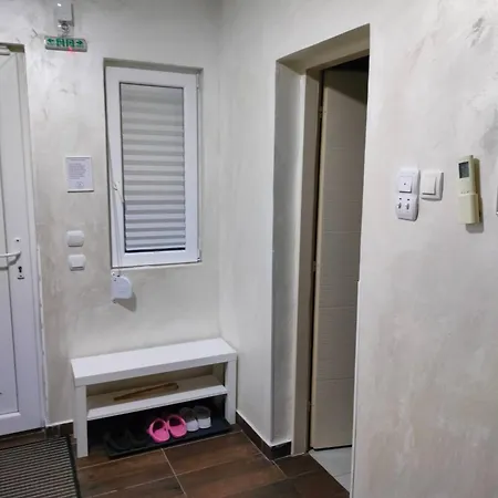A1 - Airport Belgrade Apartment Esterno foto