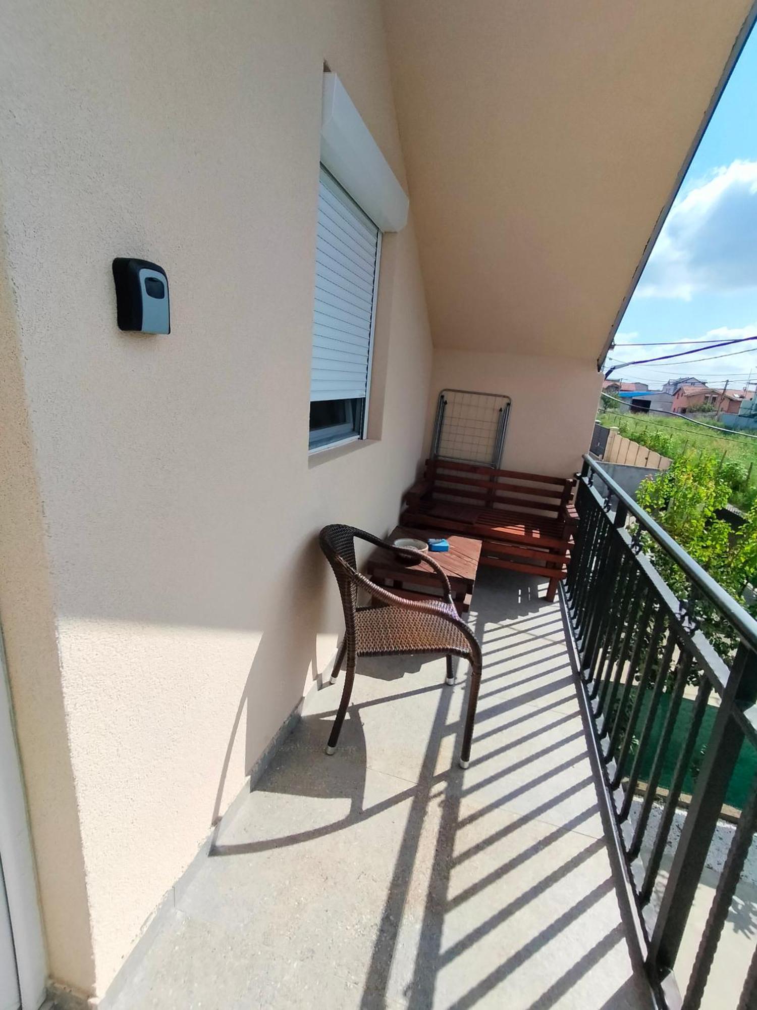 A1 - Airport Apartment